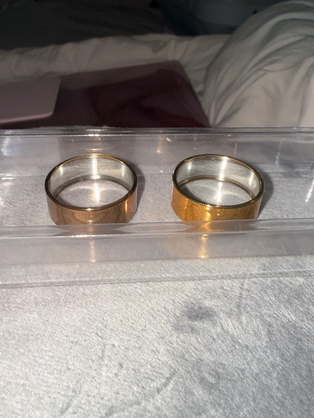 Oura Ring Gen 4 (Size 9) & Charger Dock - Rose Gold